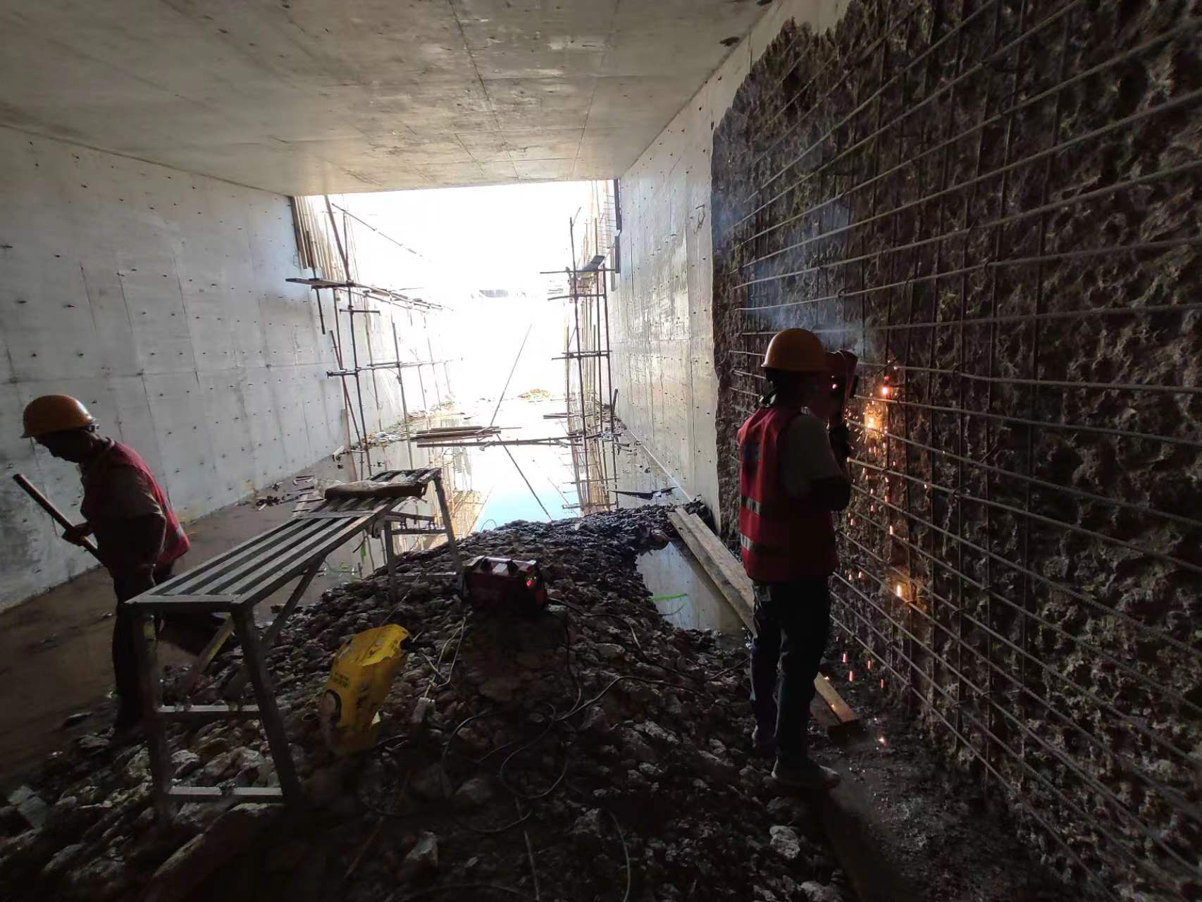 惠州挖断承重墙导致楼体开裂，加固施工方案出炉